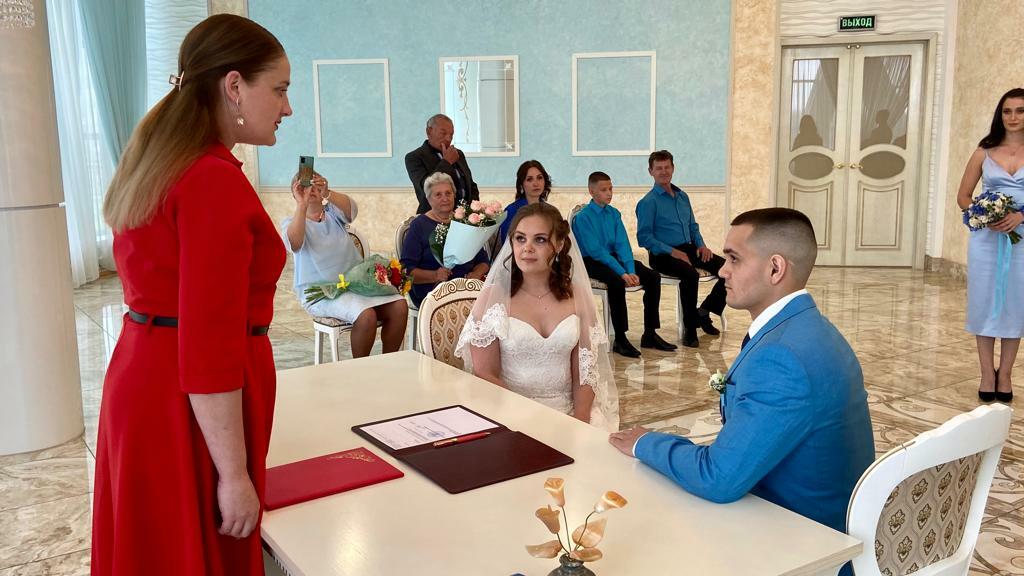 600 пар на Камчатке зарегистрировали свои отношения с начала года