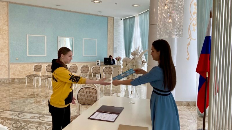 Более 20 свидетельств о рождении вручено камчатским семьям в торжественной обстановке