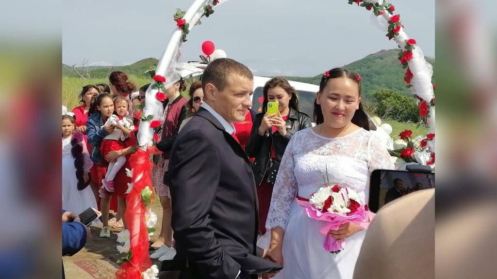 Сразу 38 пар поженились в Камчатском крае в День семьи, любви и верности